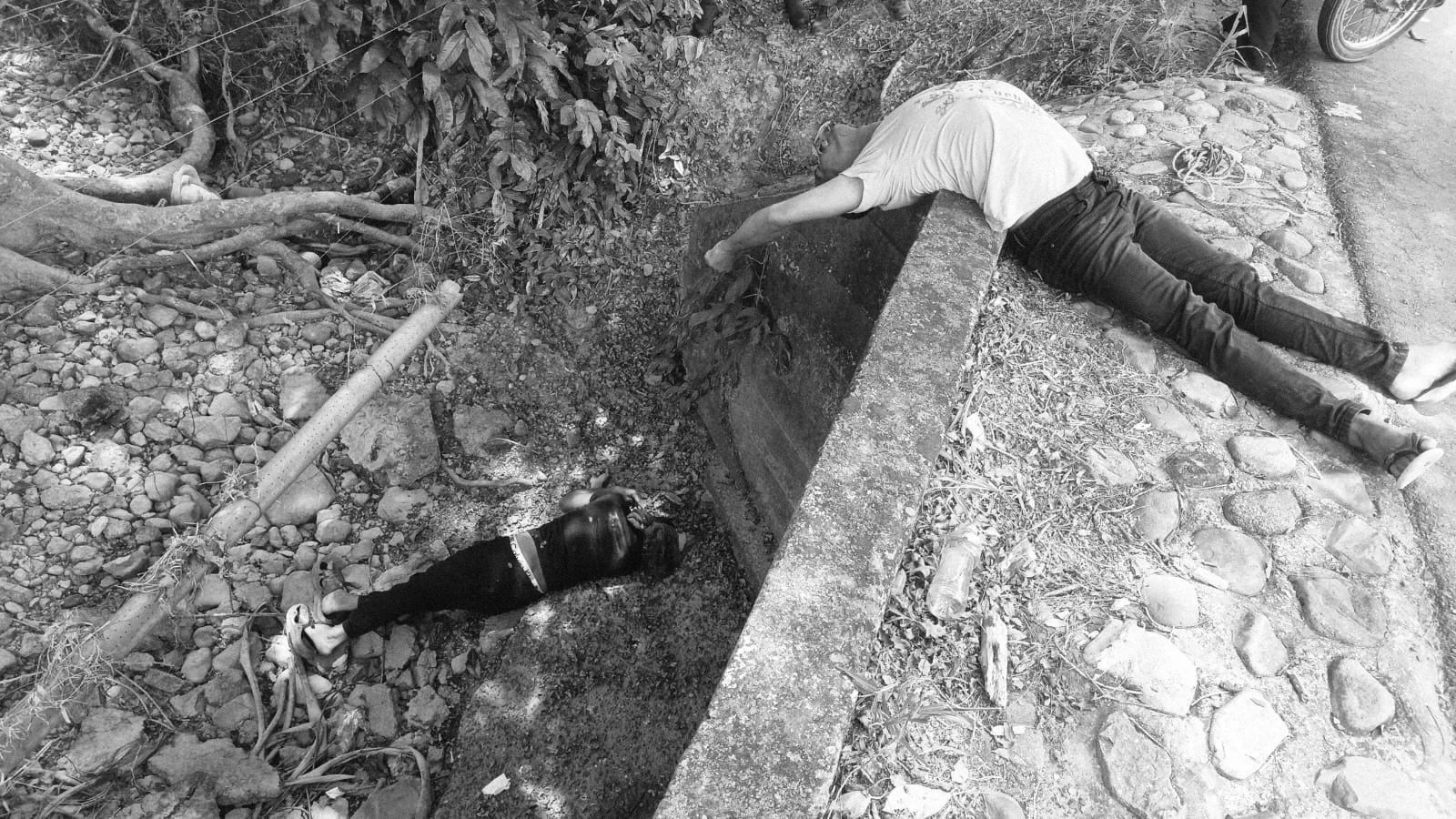 ¡Hallan dos cuerpos sin vida en zona rural de Pelaya! Autoridades ofrecen recompensa de hasta $30 millones