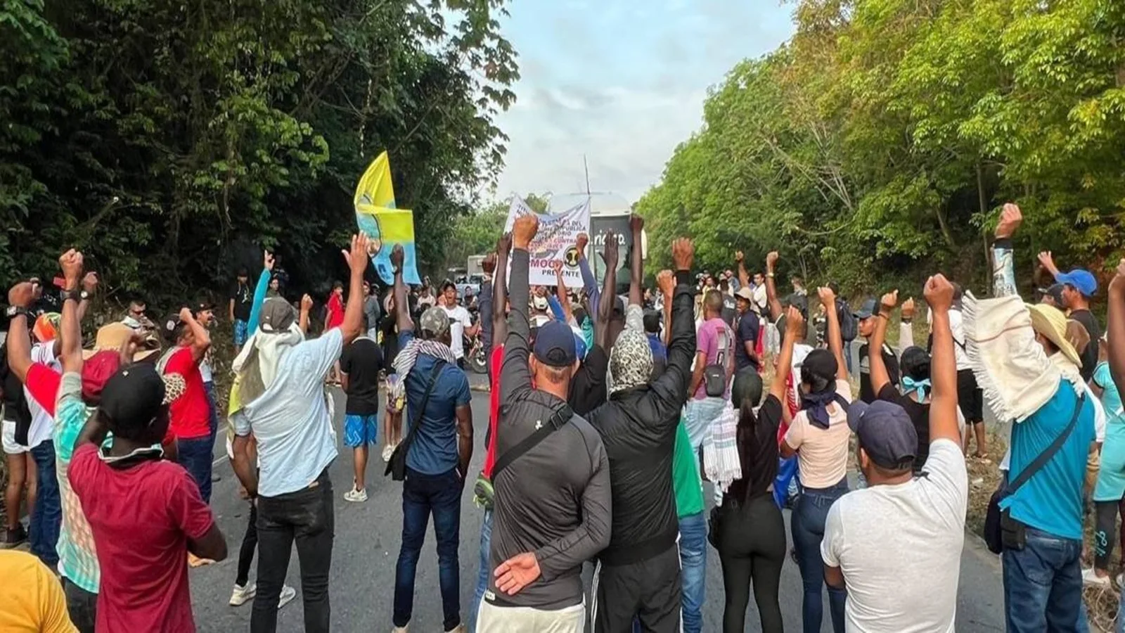 Petro advierte que alcaldes que alteren el orden público podrían salir de sus cargos por bloqueos