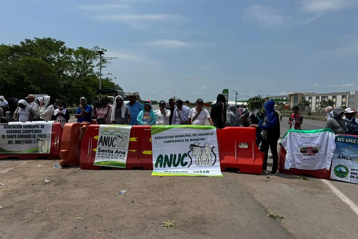Bloqueo en Bosconia paralizó la vía hacia Bucaramanga y golpeó el comercio local