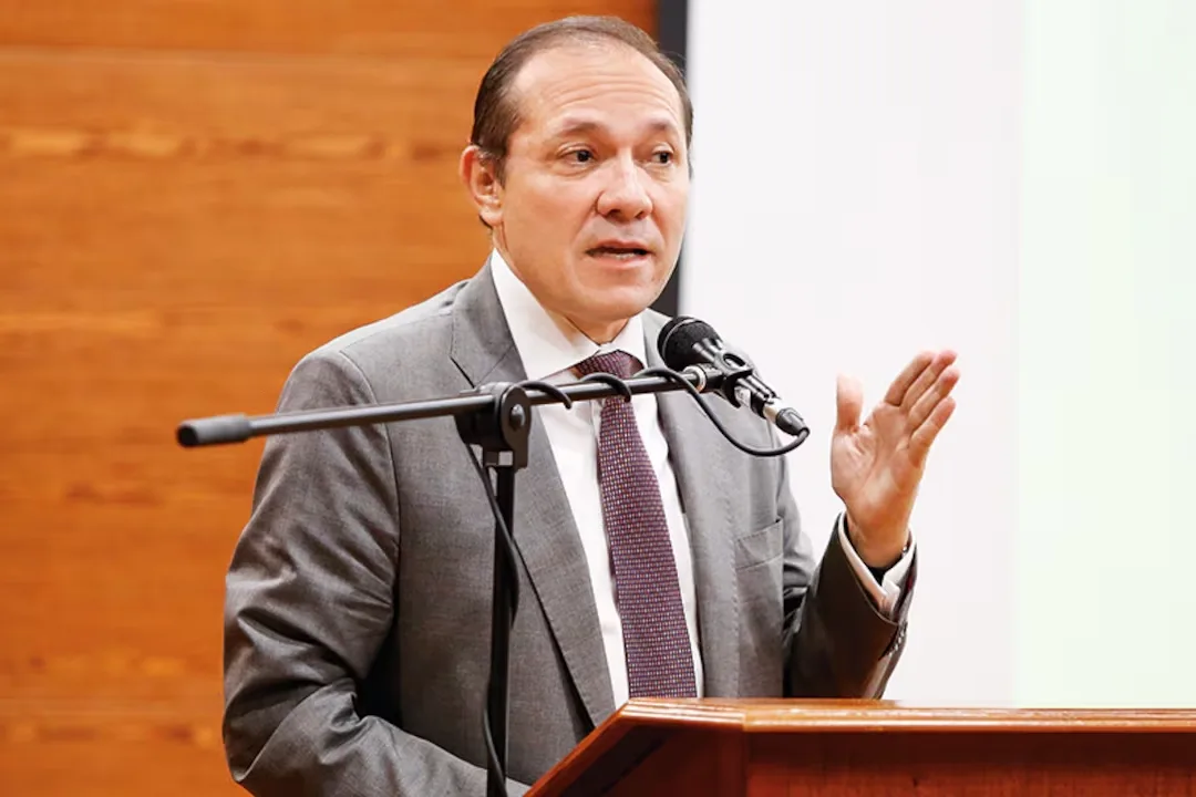 Gobierno ratifica aumento del salario mínimo pese a controversia jurídica; Consejo de Estado mantiene decreto transitorio