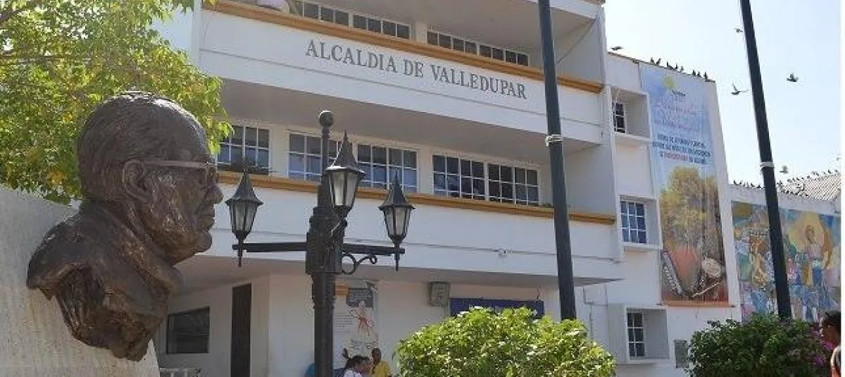 ¡Escándalo en la alcaldía de Valledupar! Destituyen a funcionaria por presuntos cobros ilegales