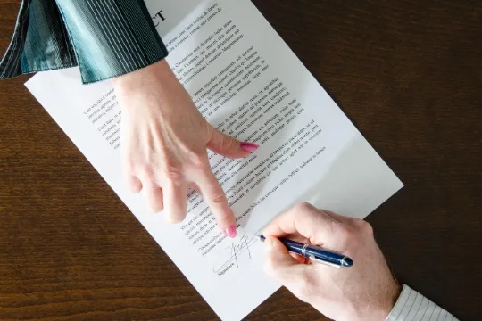 Fiscalía destapa red de corrupción que habría desviado millonarios recursos de regalías en el Caribe