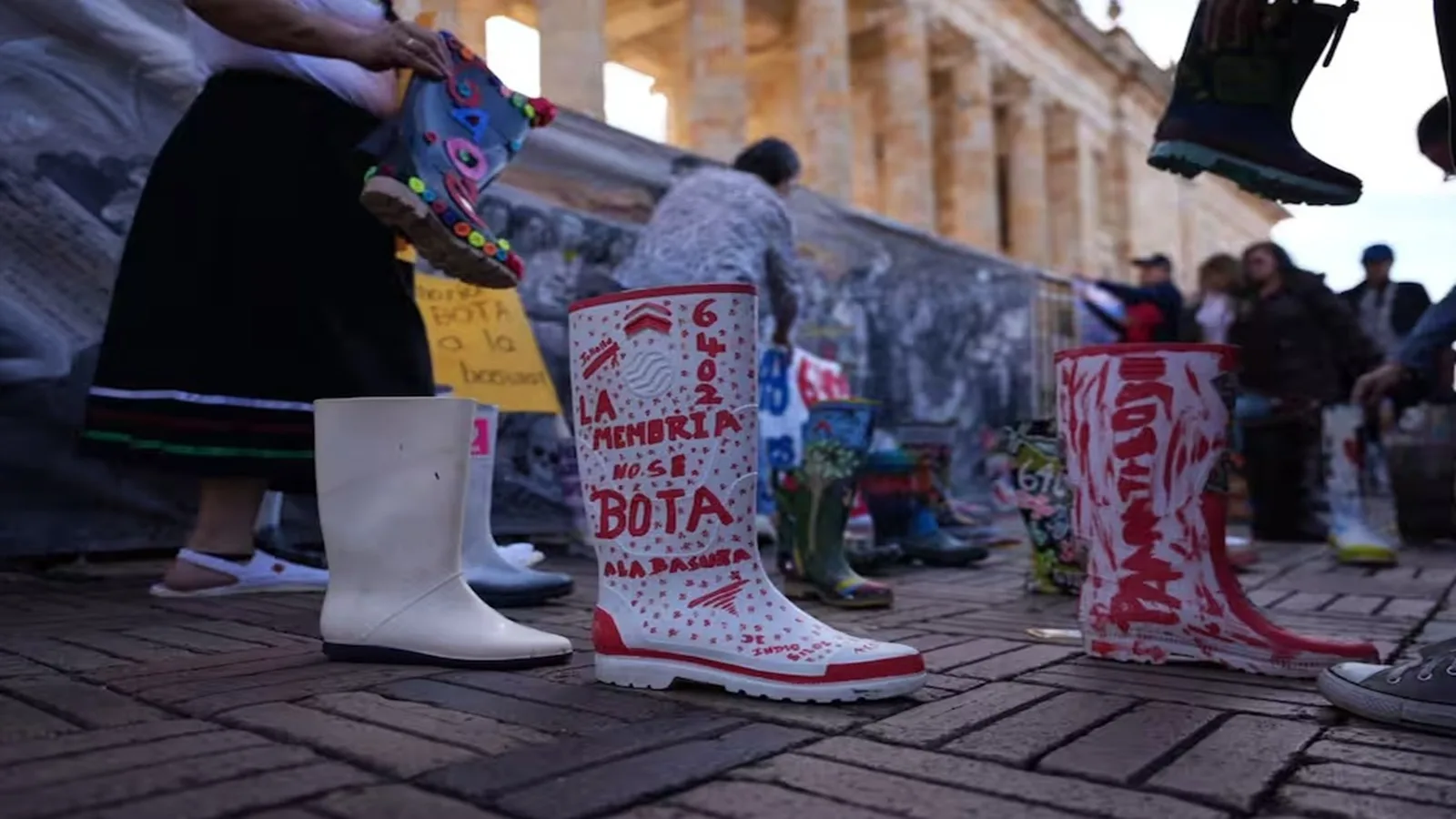 En medio de investigaciones y nuevas confesiones, la cifra de falsos positivos en Colombia pasa de 6.402 a 7.837