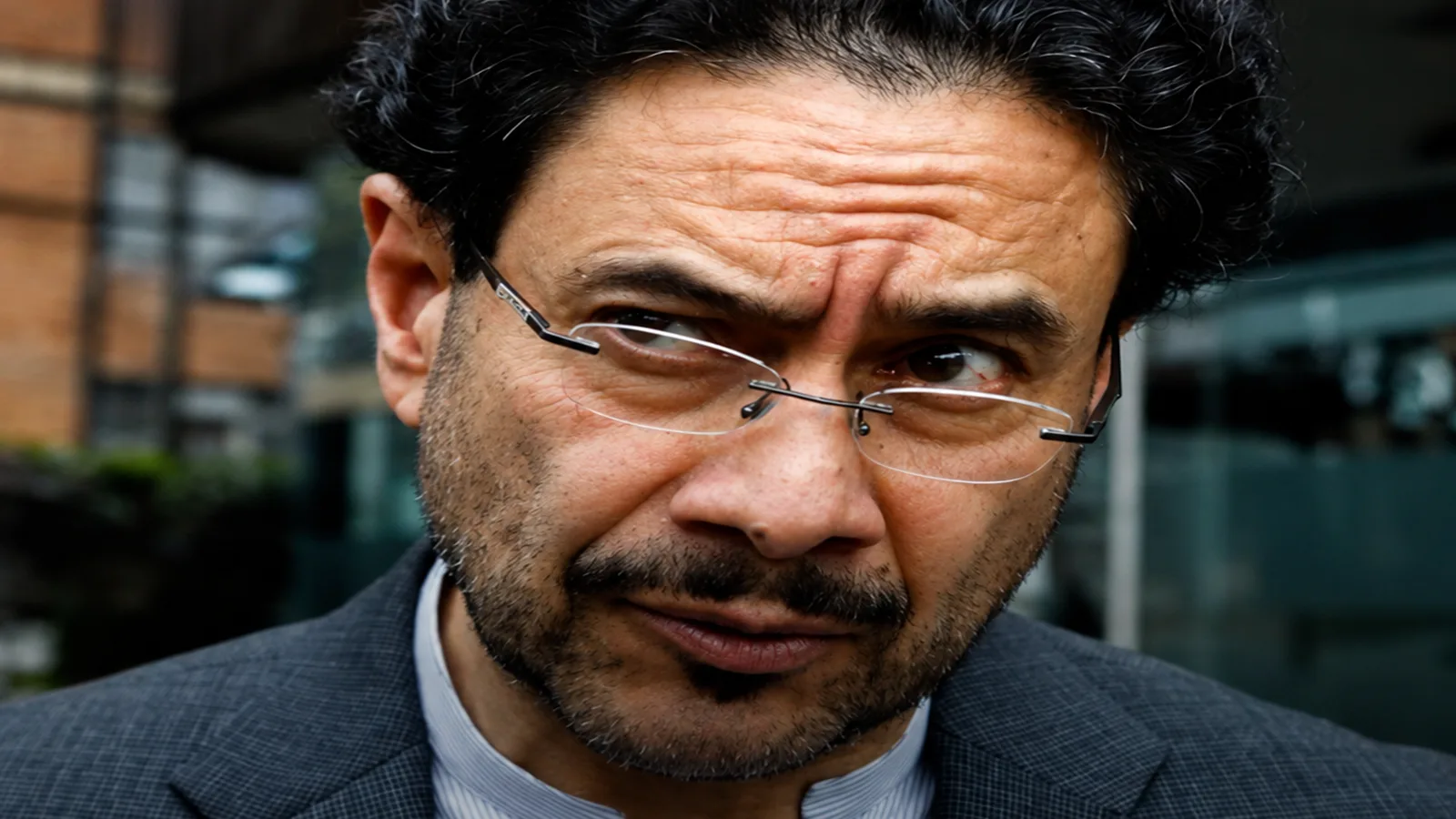 Iván Cepeda paso de 2.3 millones de seguidores a solo 501 mil por depuración masiva de Instagram, más de 1.8 millones de seguidores resultaron presuntamente bots