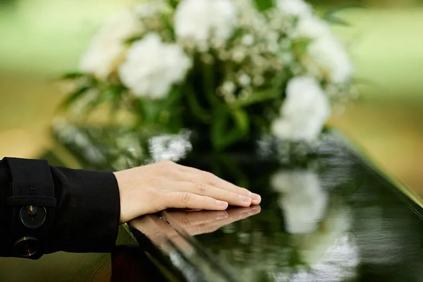 Familia denuncia presunta negligencia de funeraria durante sepelio en Valledupar