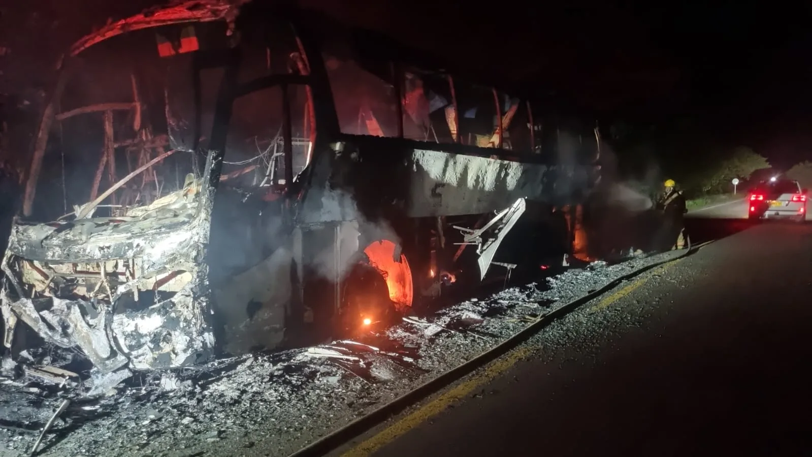 Bus de servicio especial se incendió en la vía Valledupar – San Juan; no hubo personas lesionadas