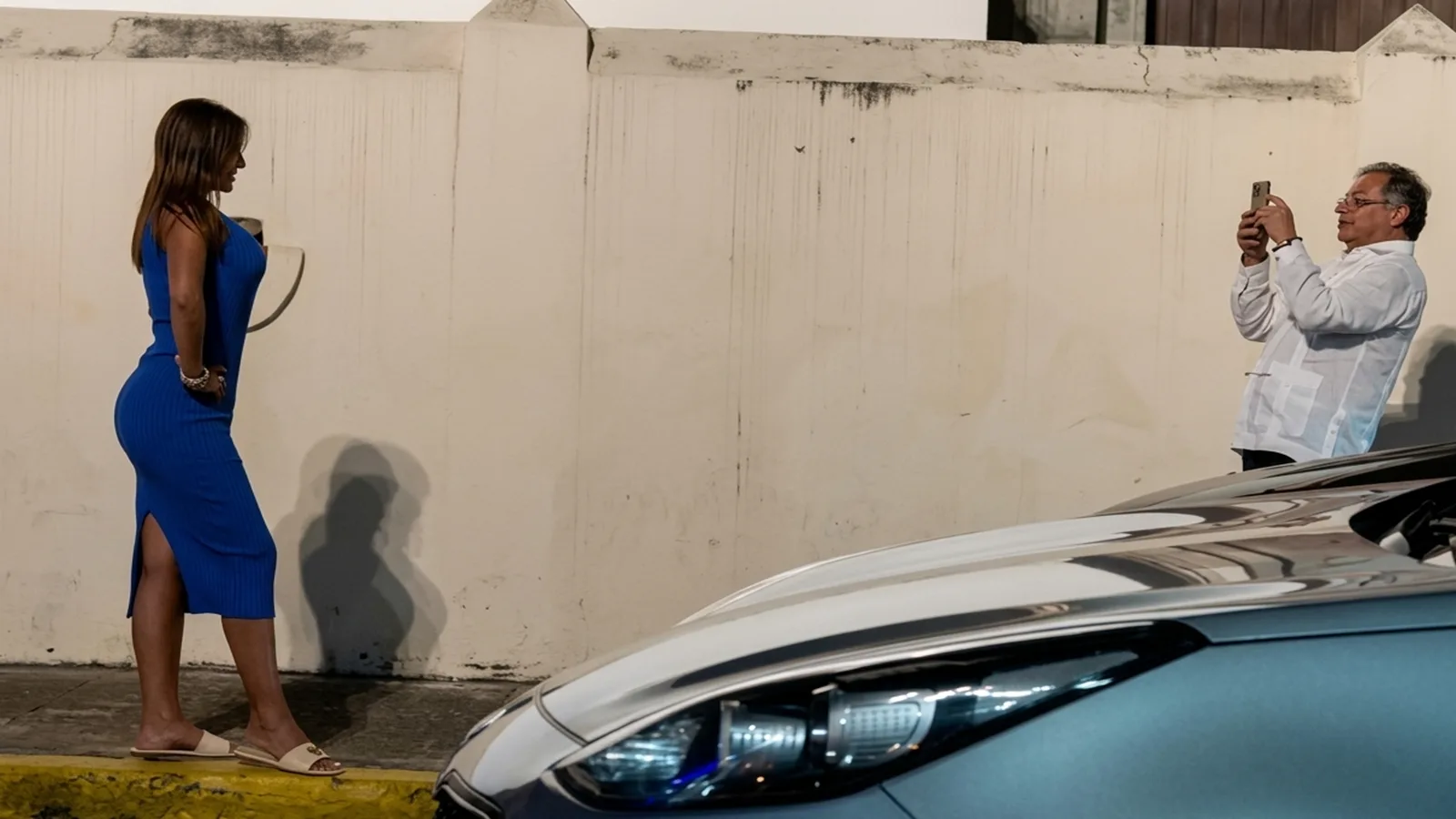 ¿Se acuerdan de la mujer vista con Petro en Panamá? Pasó de ser empleada a tener empresa, lujosas propiedades y activos millonarios