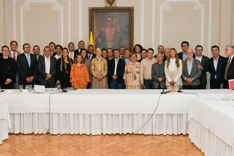 Gobernadores fueron convocados a reunión extraordinaria para analizar el papel de las regiones en el próximo gobierno