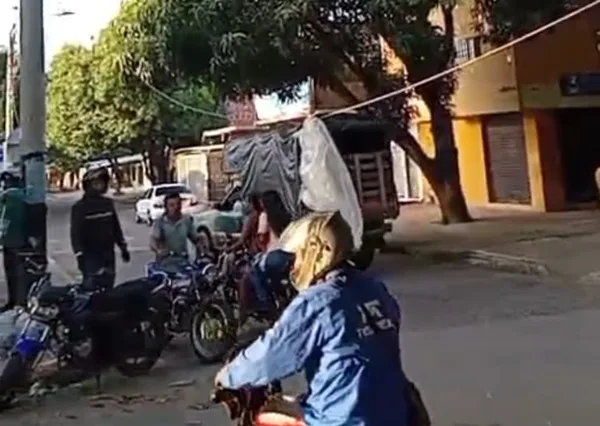 Motociclista pierde la vida al tropezar con una guaya en 450 Años