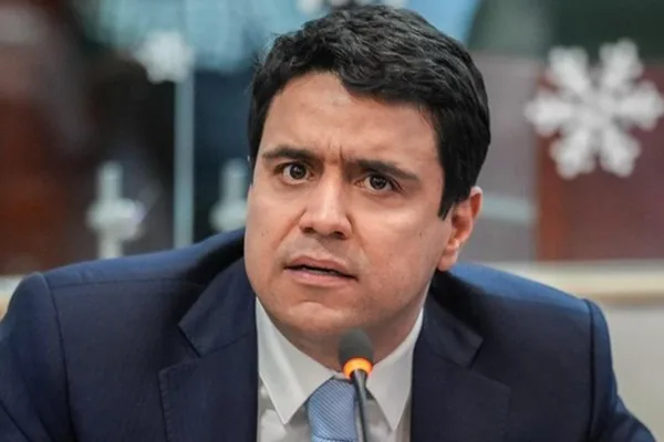 Carlos Felipe Quintero reconoce triunfo de De La Espriella, pide esperar escrutinios y anuncia que hará oposición