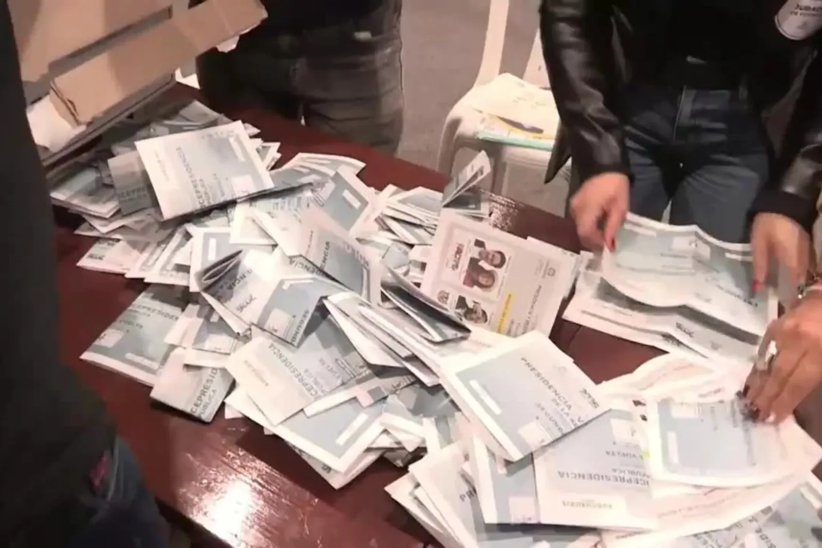 Escrutinios confirman estabilidad de los resultados: la ventaja de Abelardo de la Espriella apenas varió 273 votos en las principales ciudades
