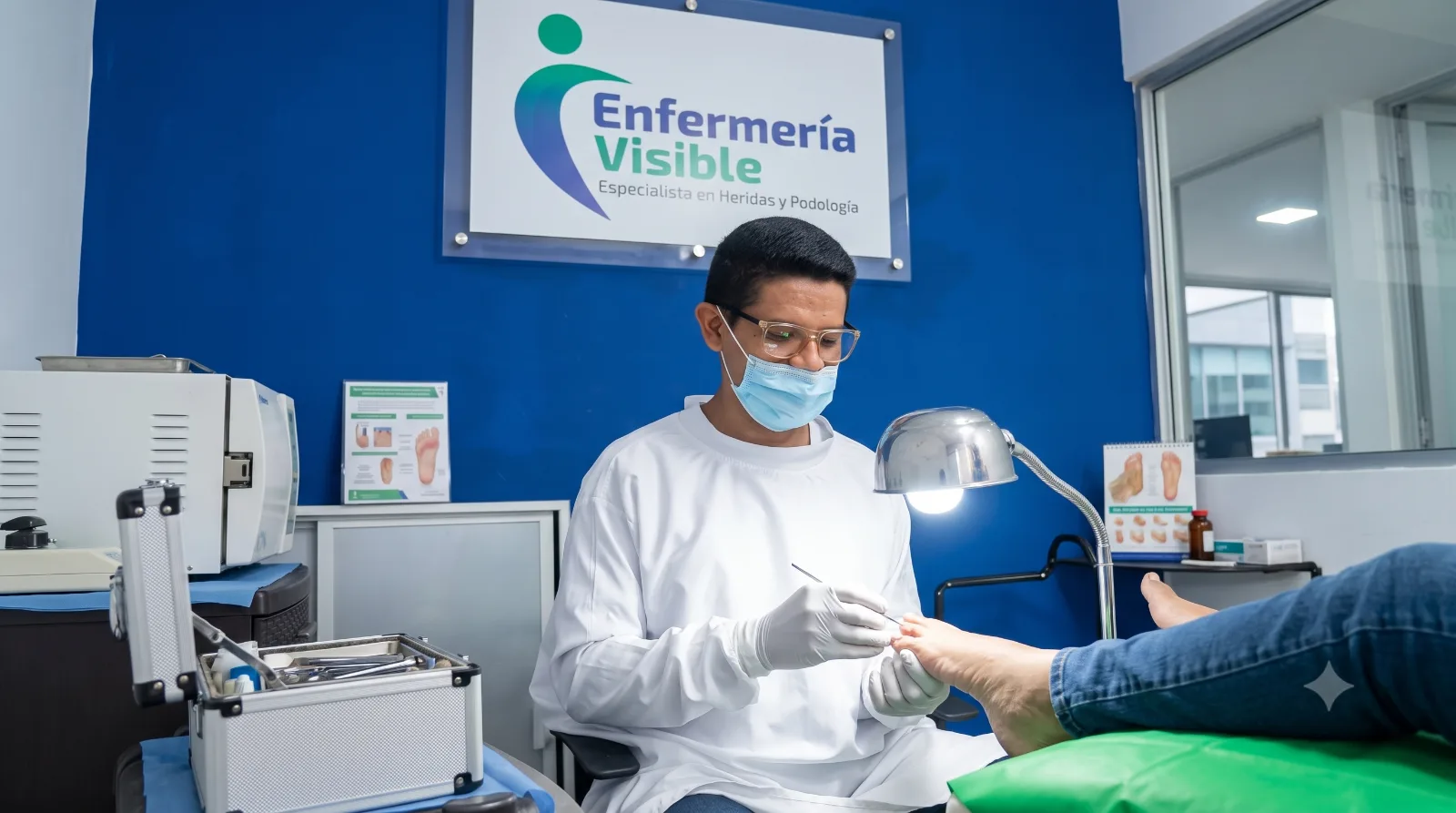 Cuidado con sus uñas; experto advierte sobre consecuencias por un trato no profesional a estas