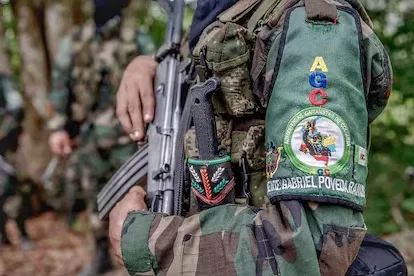 Clan del Golfo pide a Abelardo De la Espriella continuar el proceso de paz y anuncia suspensión temporal del “impuesto de guerra”