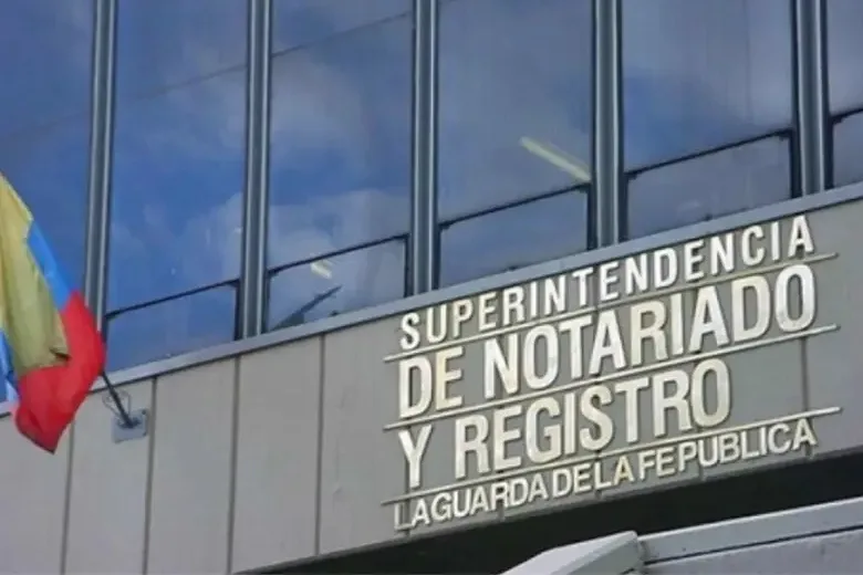 Millonarios contratos de tecnología en la Supernotariado generan cuestionamientos; entidad responde a las críticas