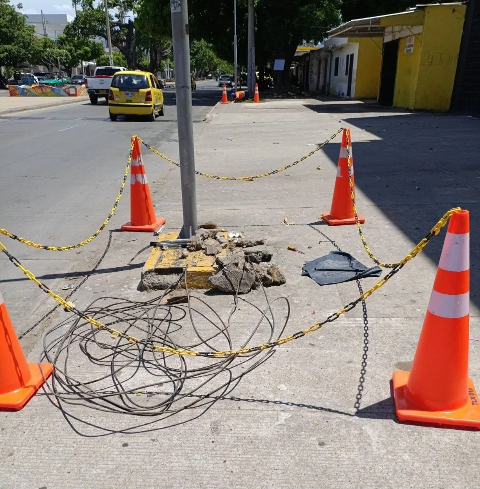 Conexiones ilegales estarían causando apagones del alumbrado público en la avenida Simón Bolívar de Valledupar