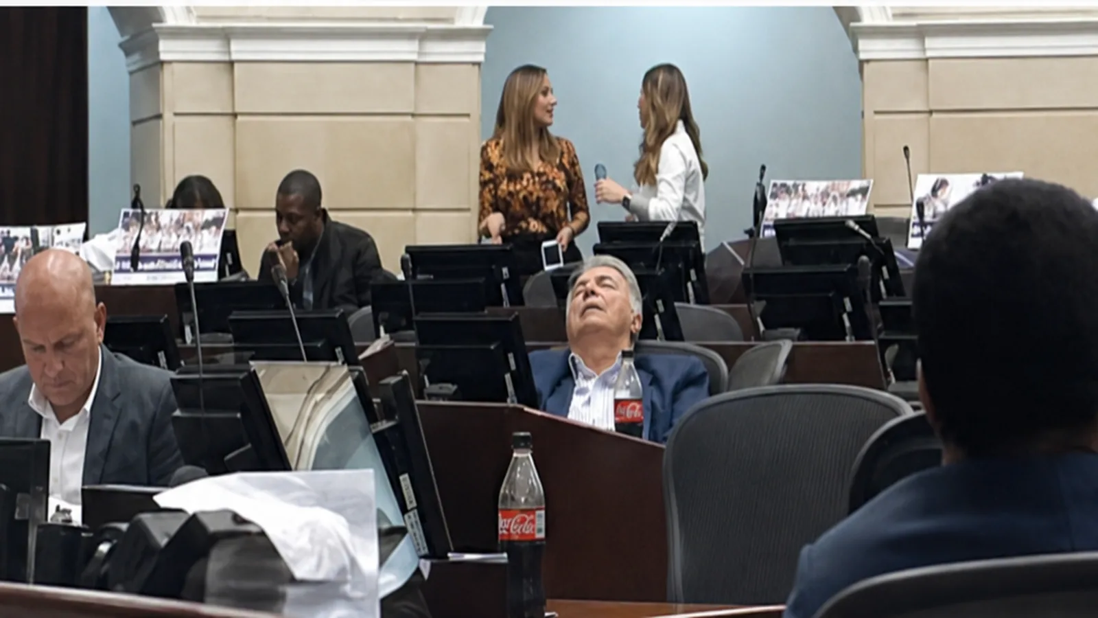 El nuevo congreso de Colombia tendrá un salario mucho más bajo, desde este 20 de Julio pasaran de ganarse cerca de $50 millones a $35 millones mensuales