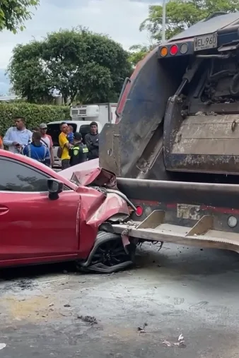 Permanece en estado delicado la mujer que resultó herida en accidente de tránsito cerca del balneario Hurtado