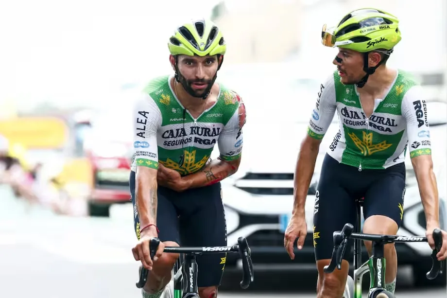 ¡Susto en el Tour de Francia! Fernando Gaviria sufrió fuerte caída en el sprint final y encendió las alarmas