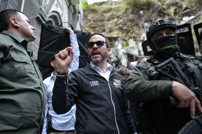 Equipo de seguridad de De La Espriella advierte de un plan para asesinar al presidente electo