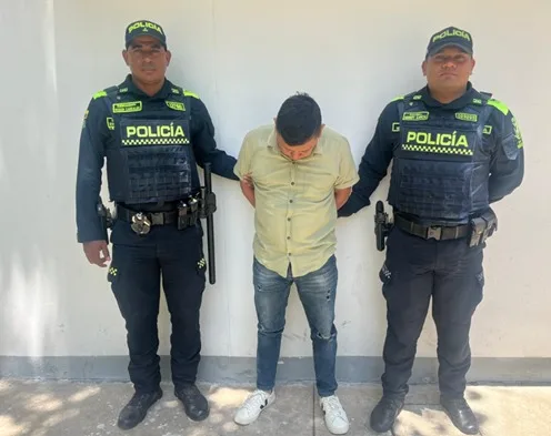 Notificación Azul de INTERPOL permitió ubicar a un hombre requerido por delitos sexuales contra una menor de edad