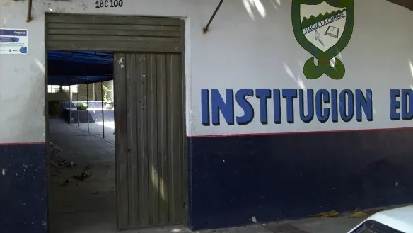 Padres de familia alertan por presencia de un hombre que permanece cerca de la Escuela Mixta Guatapurí en Valledupar