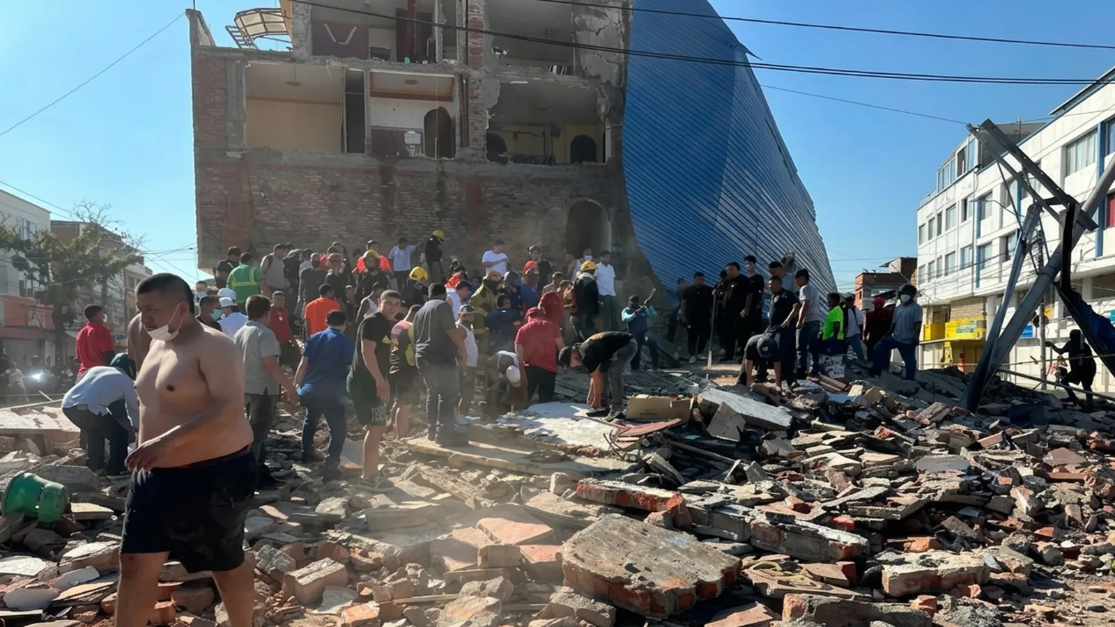 Asciende a 224 la cifra de fallecidos en Colombia tras devastador terremoto de 7,4