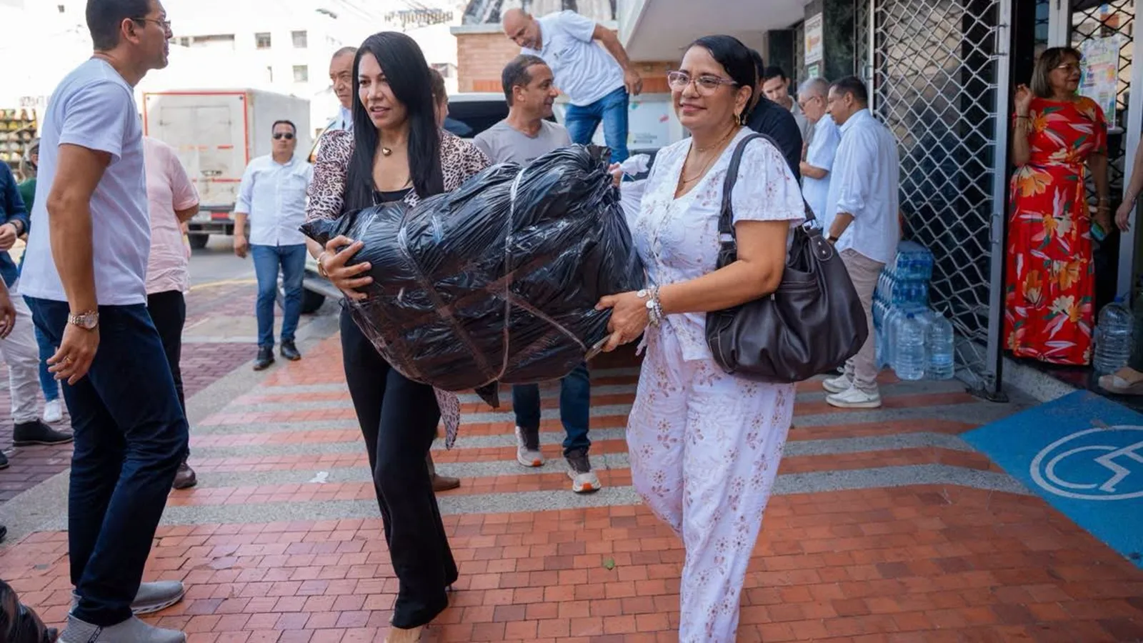 Colegios de Valledupar entregan más de cinco toneladas de ayudas para familias afectadas por el terremoto