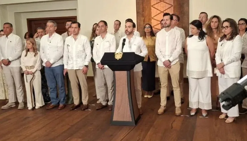 De la Espriella ordena revisar la estructura del Gobierno para eliminar entidades, trámites y burocracia