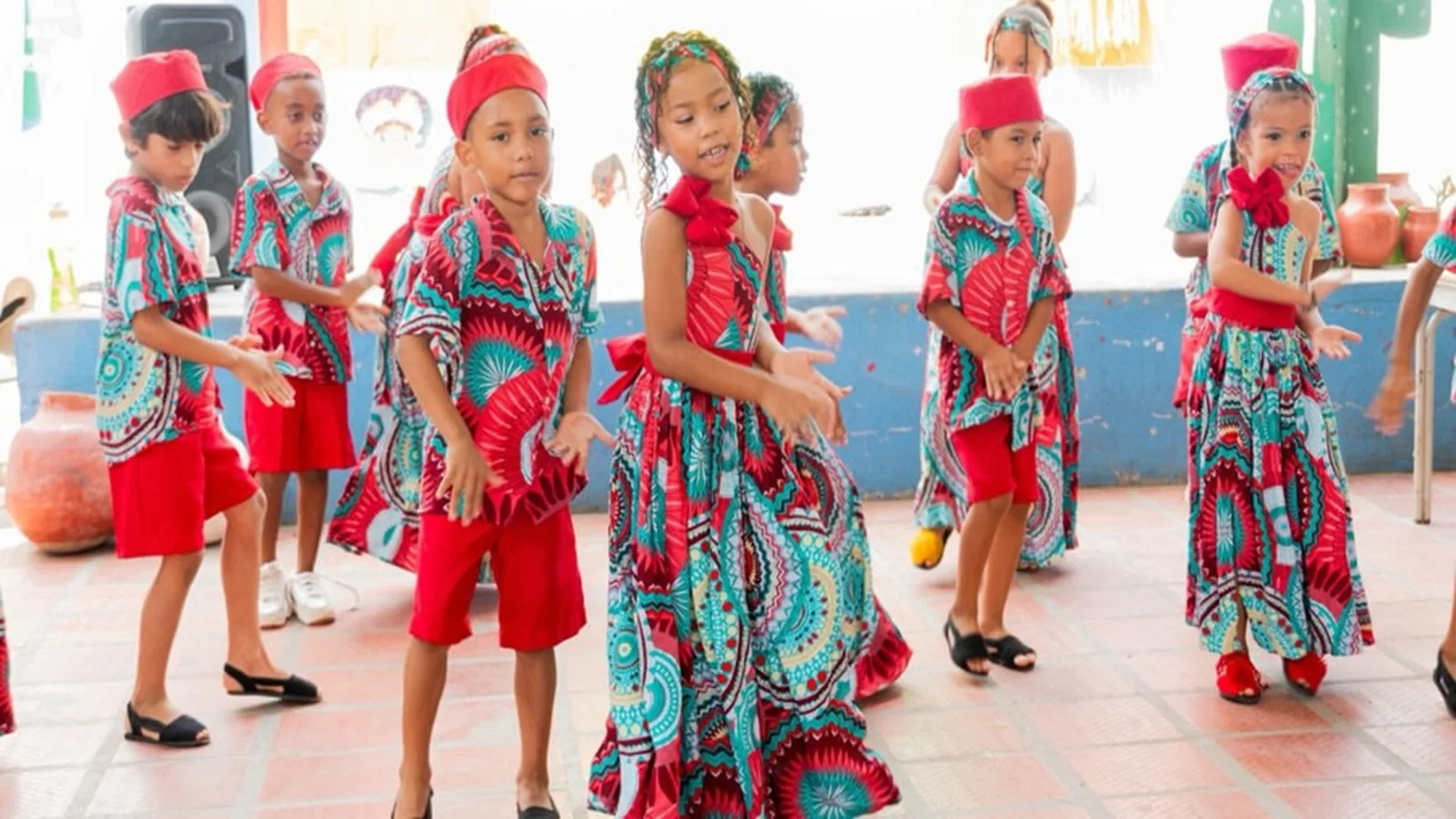 Comfacesar exaltó las raíces afro y reconoció el aporte cultural de la Institución José Celestino Mutis de Guacoche