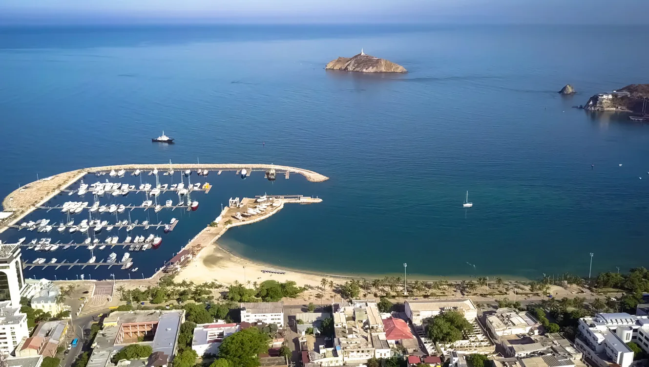 Imágenes develan grave situación ambiental en la bahía de Santa Marta