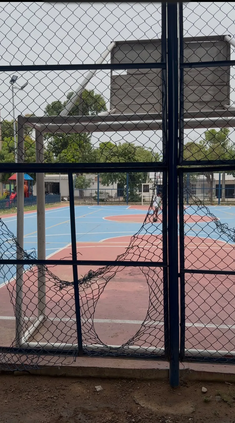 Habitantes denuncian deterioro del parque del barrio Edgardo Pupo Pupo
