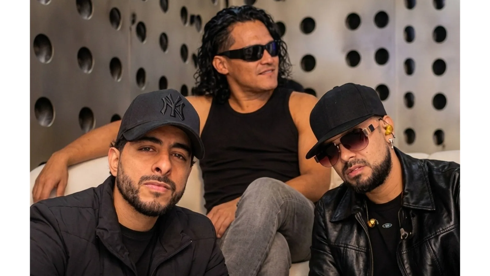 Juzgado ordena millonarios embargos contra exintegrantes de Kvrass y Campillo arremete contra Kenel Swing