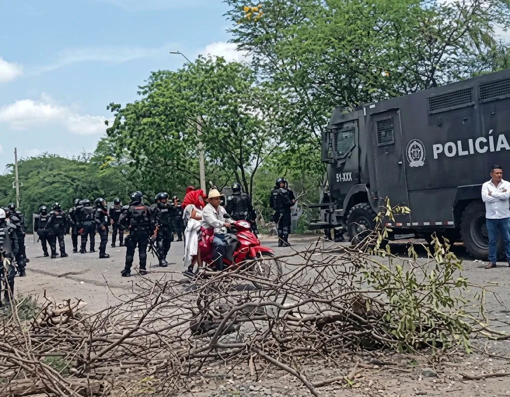 Conductores y manifestantes se enfrentaron durante bloqueo de la vía nacional en Barrancas
