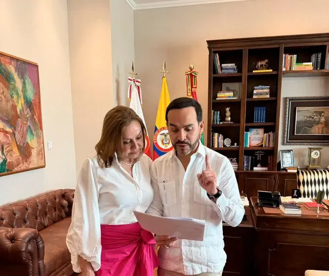 Presidente pide revertir aumento de $46 en el precio de la gasolina para octubre
