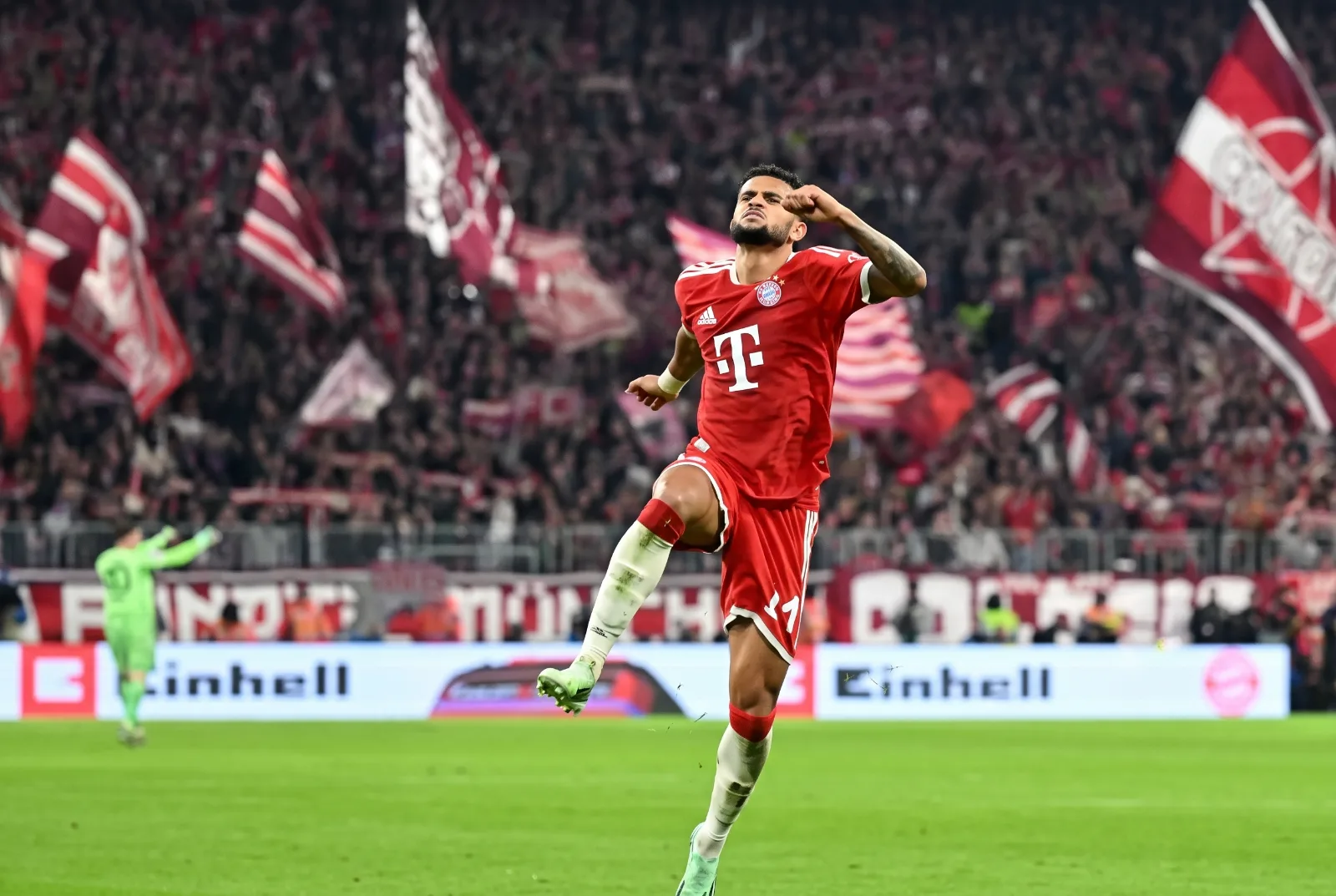 ¡Lucho Díaz se vistió de crack! Marcó tres goles y lideró la goleada 6-1 del Bayern Múnich