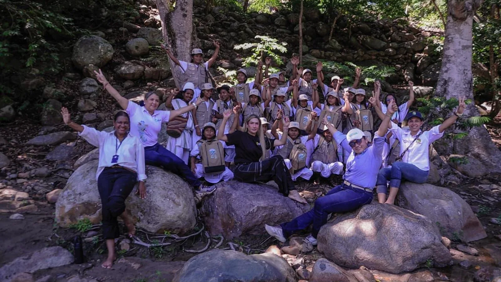 20 jóvenes indígenas se convierten en Guardianes del Agua para proteger el río Guatapurí
